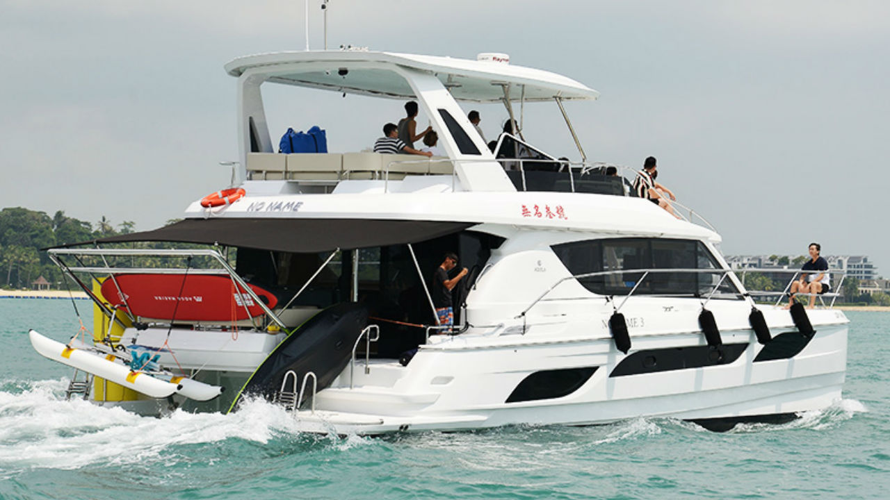 yacht for charter in singapore